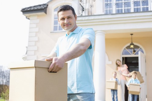 Reliable Maida Vale moving support for furniture and belongings
