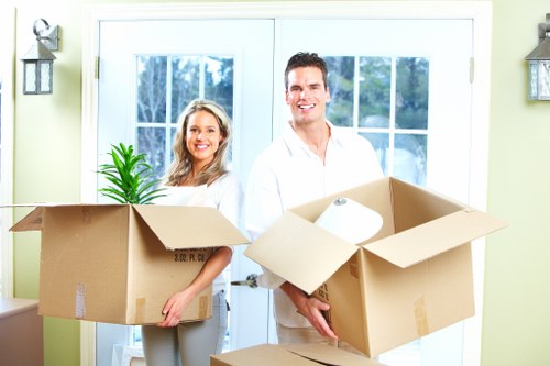 Storage and packing support for removals in Maidavale